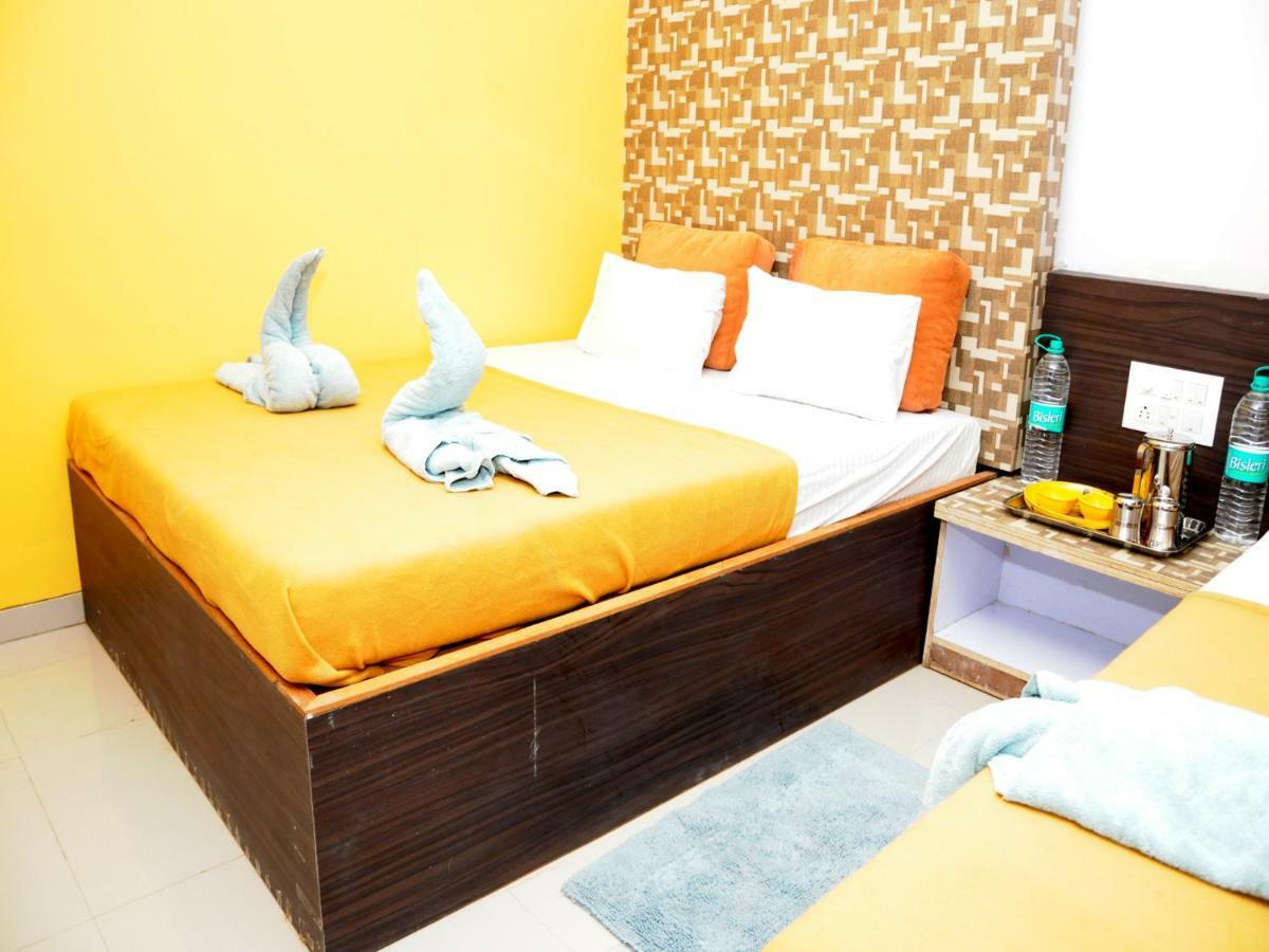 Hotel Malhar Palace Shirdi Exterior foto